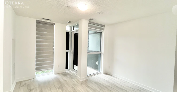 107-251 Manitoba Street, Toronto, ON, M8Y 0C7 - 3
