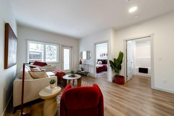 120-8610 159 Street Northwest, Edmonton, AB, T5R 5Z9 - 3