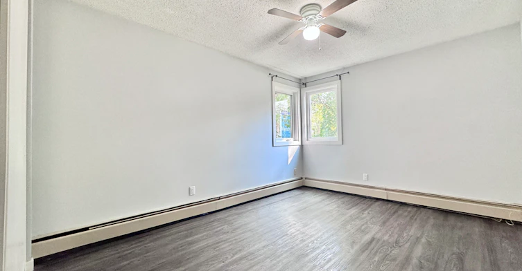 3-11824 86 Street Northwest, Edmonton, AB, T5B 3K1 - 51