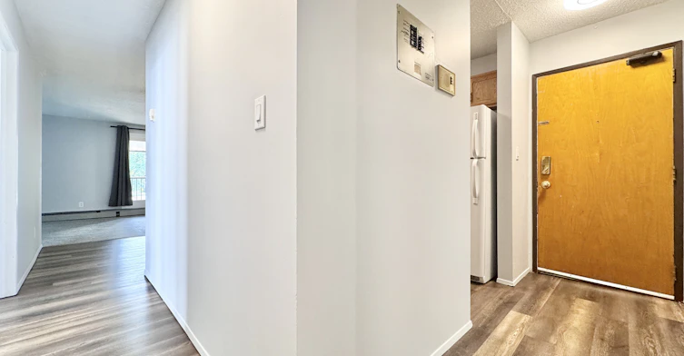 8-11824 86 Street Northwest, Edmonton, AB, T5B 3K1 - 77