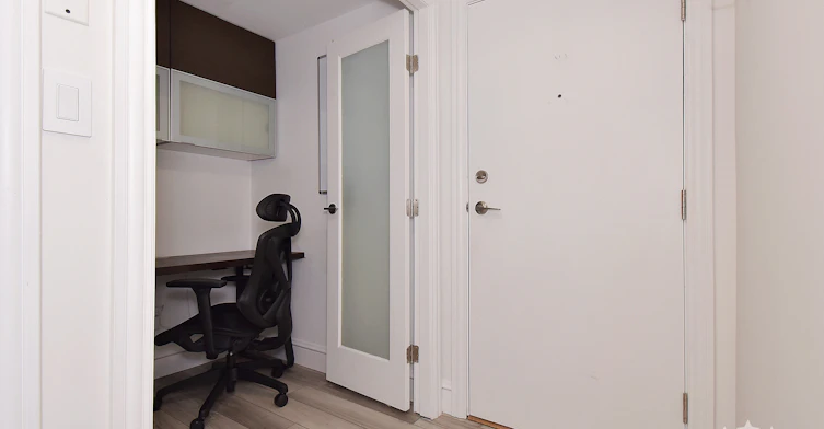 2002-10777 University Drive, Surrey, BC, V3T 0E7 - 11