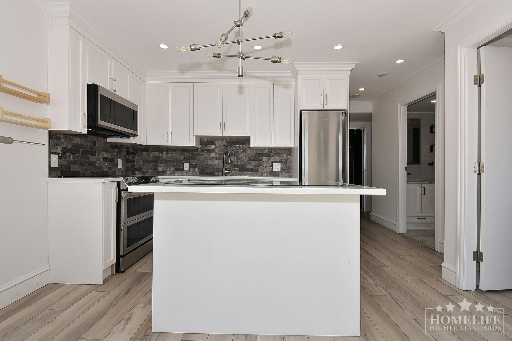 2002-10777 University Drive, Surrey, BC, V3T 0E7 - 6