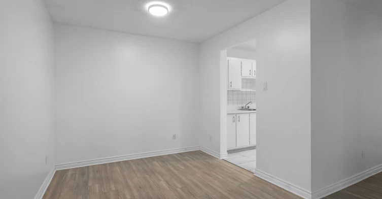 1700 Lévesque Boulevard Est, Laval, QC, H7G 4S1 - 4