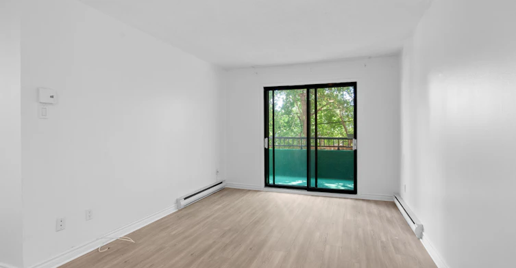 1700 Lévesque Boulevard Est, Laval, QC, H7G 4S1 - 2
