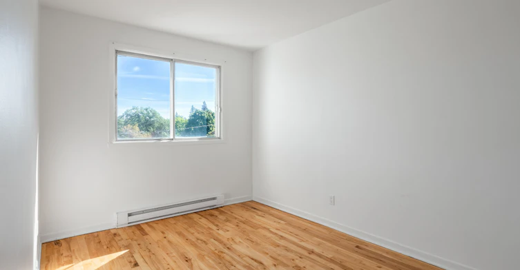 22 Saint Elzéar Boulevard Ouest, Laval, QC, H7M 1E2 - 11