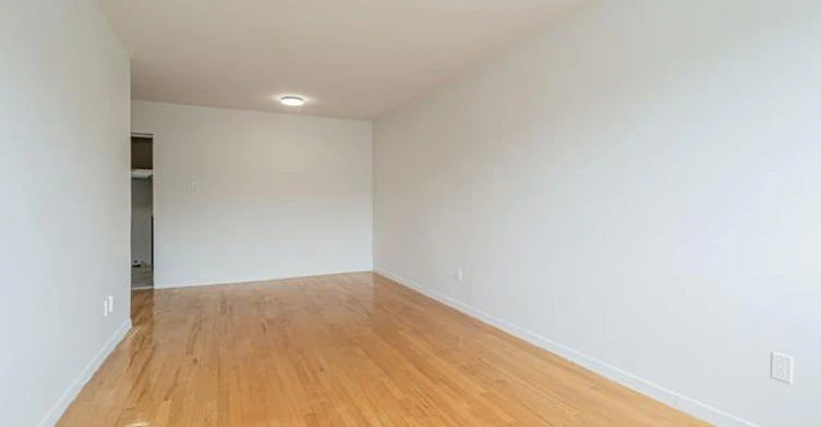 1020 De Salaberry Rue, Montréal, QC, H3L 1L3 - 3