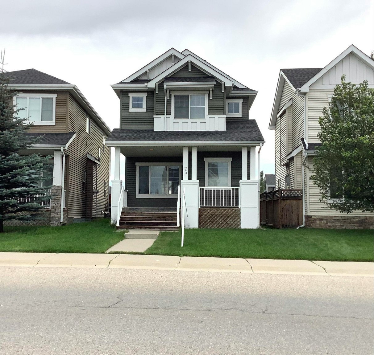 75 Royal Oak Drive NW, Calgary, AB, T3G 5R4