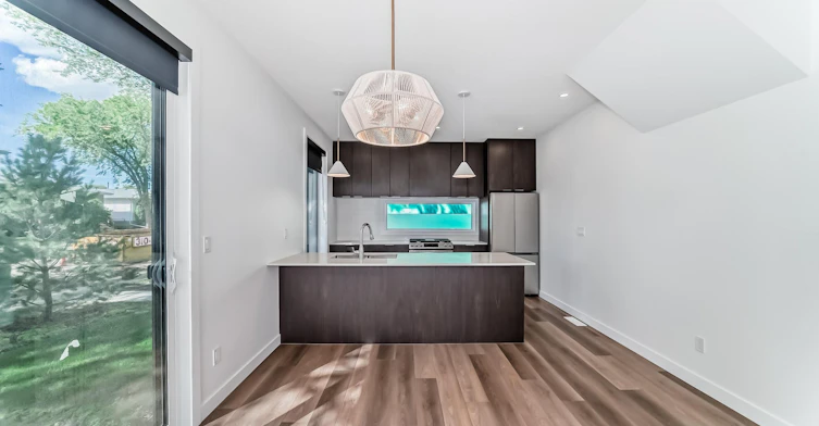 7724 105 Avenue, Edmonton, AB, T6A 3L6 - 11