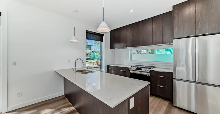 7724 105 Avenue, Edmonton, AB, T6A 3L6 - 9