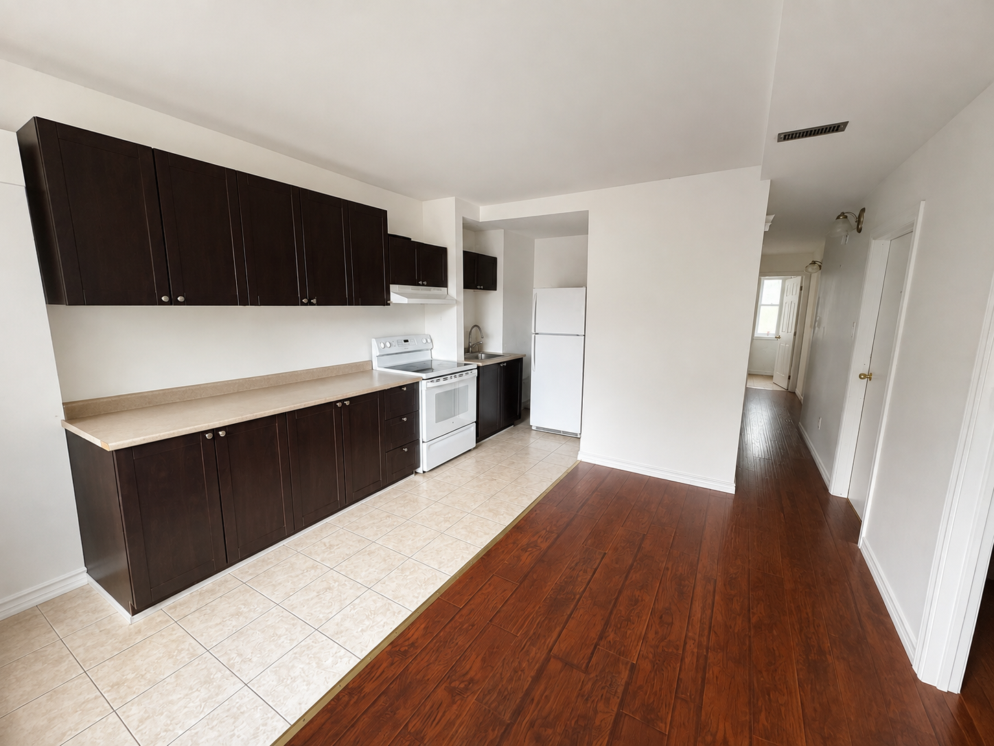 2-404 Bay Street, Ottawa, ON, K1R 6A4 - 2