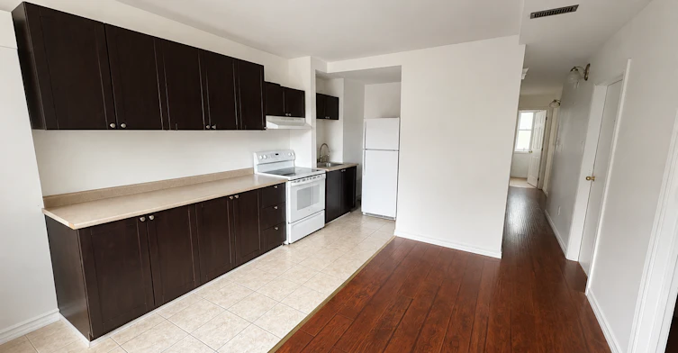 2-404 Bay Street, Ottawa, ON, K1R 6A4 - 2