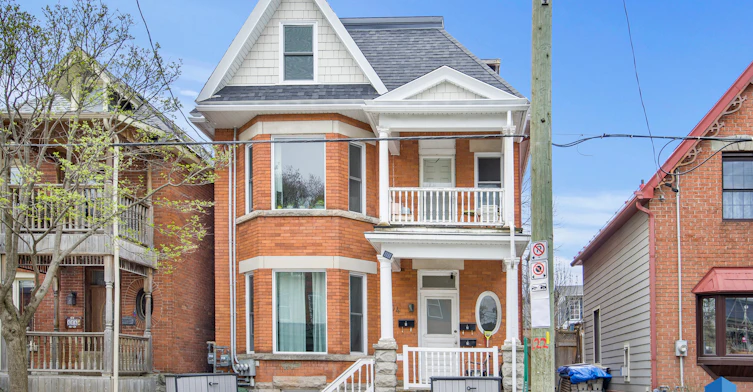2-404 Bay Street, Ottawa, ON, K1R 6A4
