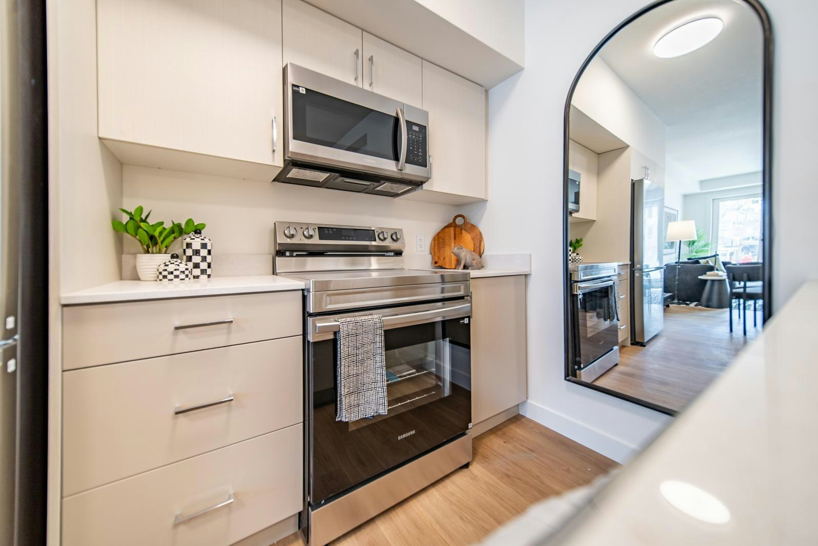 103-2040 37 Street Southwest, Calgary, AB, T3E 3A6 - 4