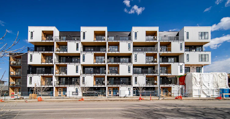 601-2040 37 Street Southwest, Calgary, AB, T3E 3A6 - 9