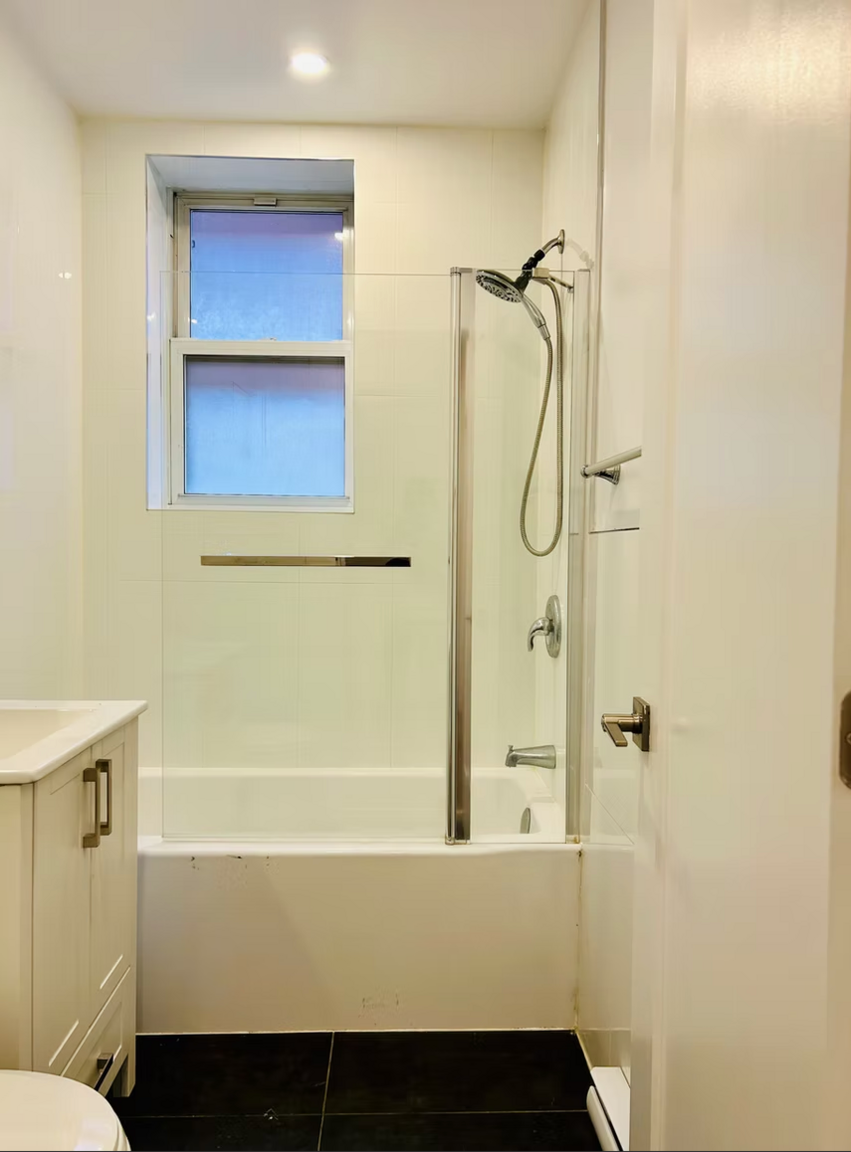 5235 De La Côte Saint Luc Chemin, Montréal, QC, H3W 2H8 - 7