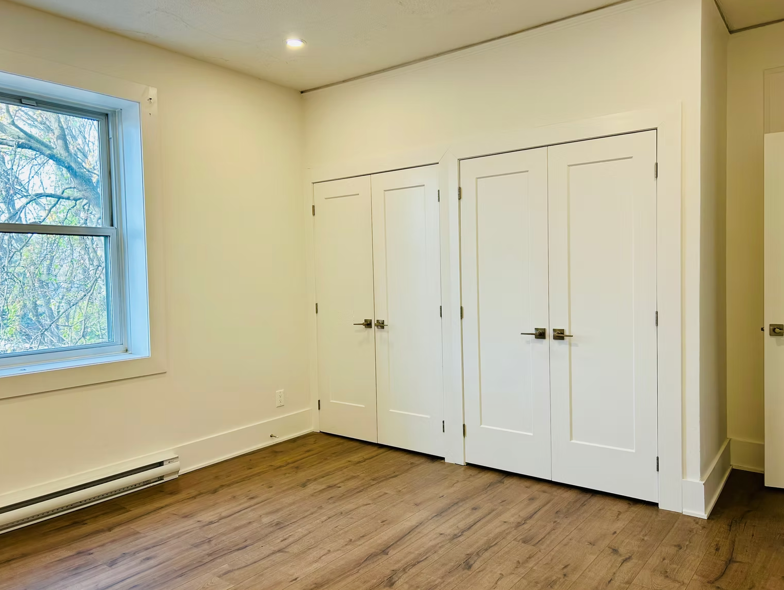 5235 De La Côte Saint Luc Chemin, Montréal, QC, H3W 2H8 - 8
