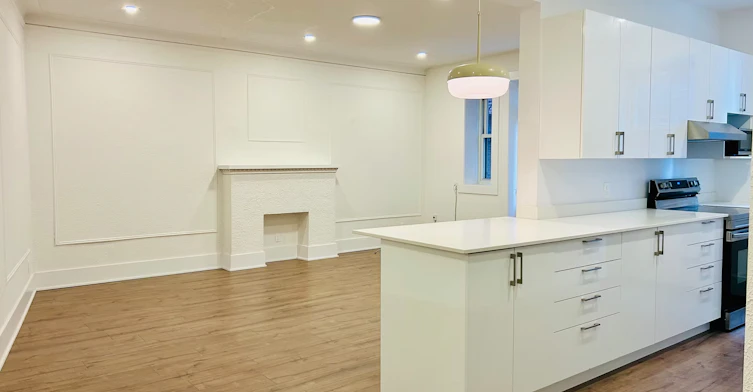 5235 De La Côte Saint Luc Chemin, Montréal, QC, H3W 2H8