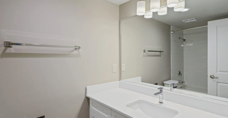 205-2230 Cadboro Bay Road, Oak Bay, BC, V8R 5G9 - 5