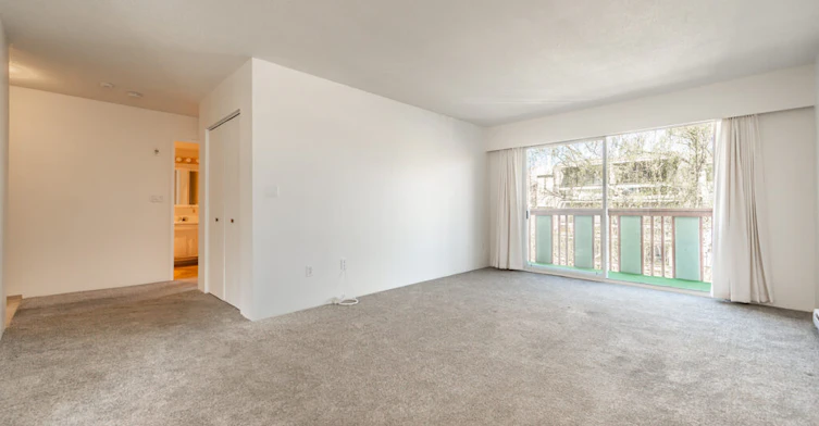 205-2230 Cadboro Bay Road, Oak Bay, BC, V8R 5G9 - 3