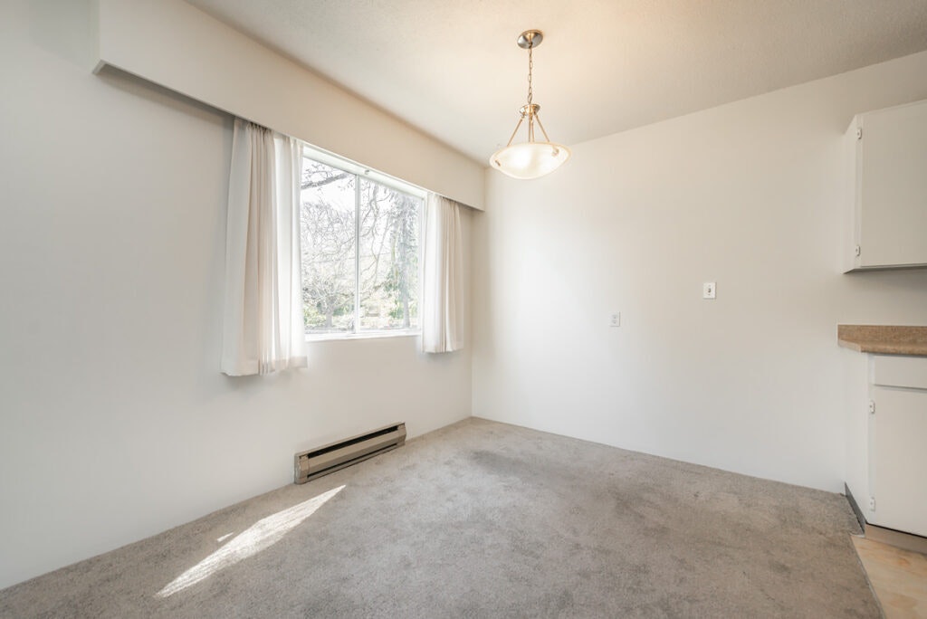 205-2230 Cadboro Bay Road, Oak Bay, BC, V8R 5G9 - 2
