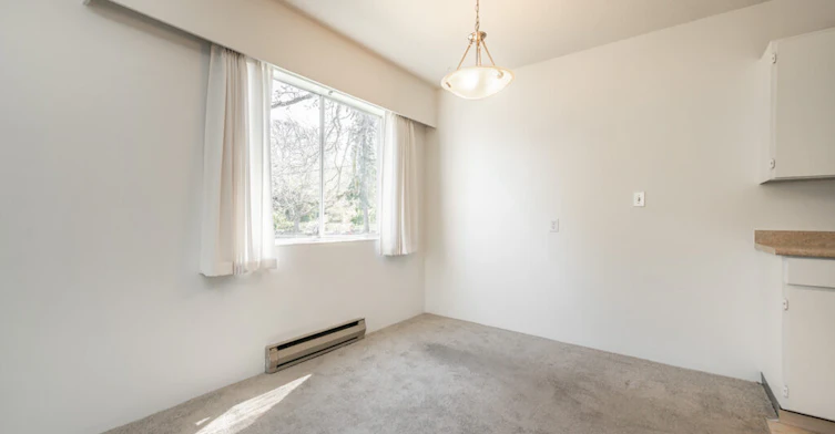 205-2230 Cadboro Bay Road, Oak Bay, BC, V8R 5G9 - 2