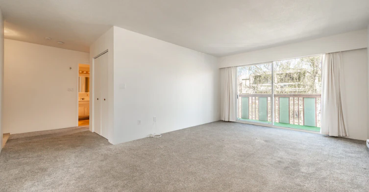 206-2230 Cadboro Bay Road, Oak Bay, BC, V8R 5G9 - 3