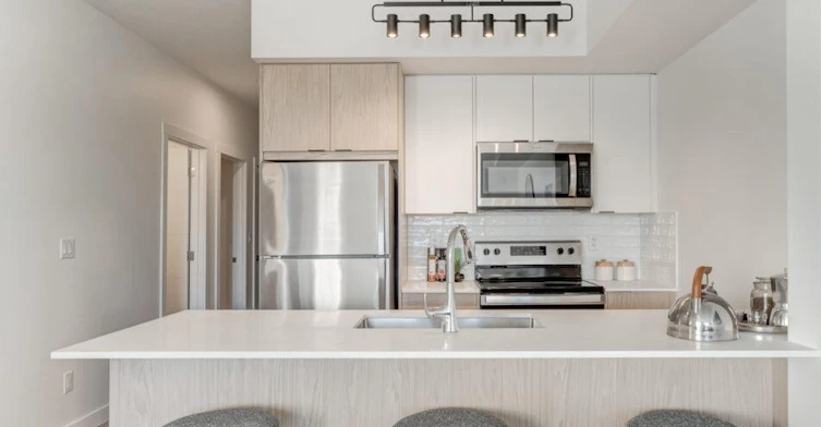 114-3360 16 Street Southwest, Calgary, AB, T2T 7A8 - 2