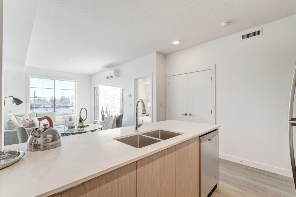 504-3360 16 Street Southwest, Calgary, AB, T2T 7A8 - 3