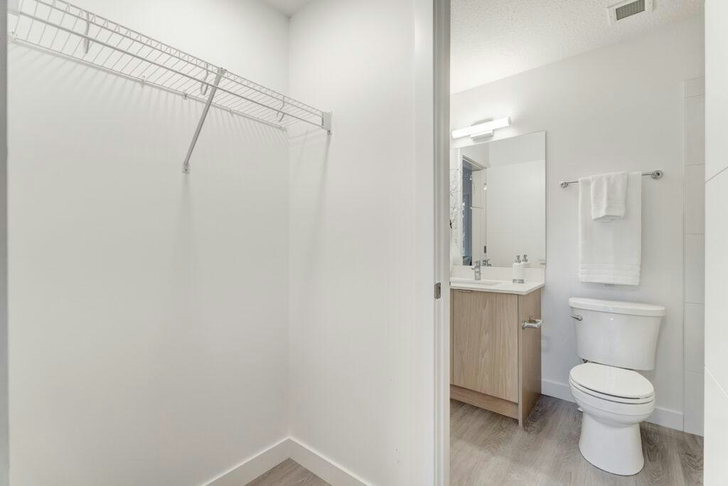 201-3360 16 Street Southwest, Calgary, AB, T2T 7A8 - 14