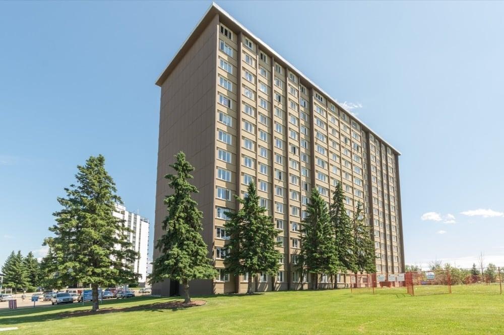 6425 101 Avenue Northwest, Edmonton, AB, T6A 0H4 - 2