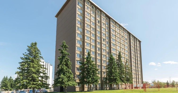 6425 101 Avenue Northwest, Edmonton, AB, T6A 0H4 - 2