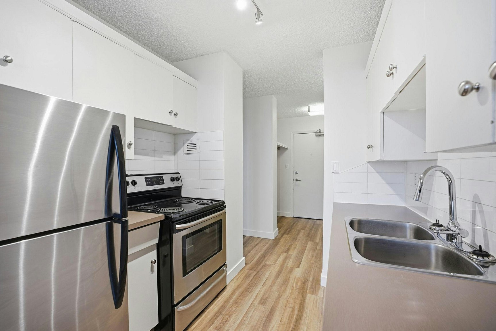 6425 101 Avenue Northwest, Edmonton, AB, T6A 0H4 - 7