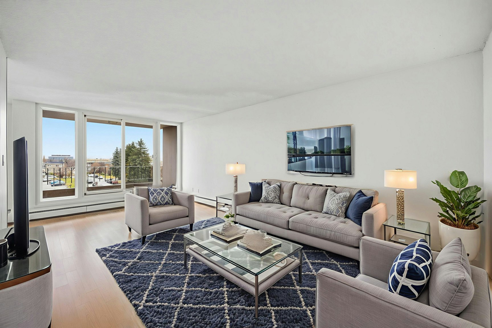 6425 101 Avenue Northwest, Edmonton, AB, T6A 0H4 - 4
