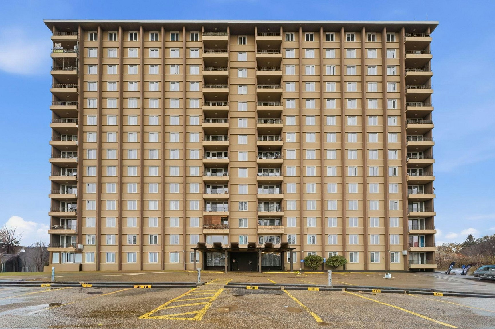 6425 101 Avenue Northwest, Edmonton, AB, T6A 0H4 - 3