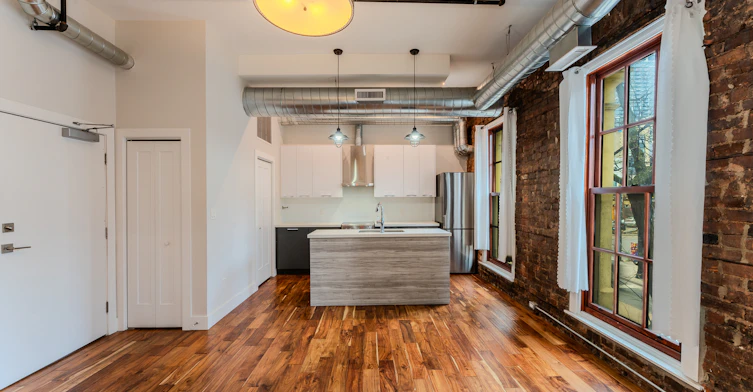 305-85 King Street East, Hamilton, ON, L8N 1A9 - 2