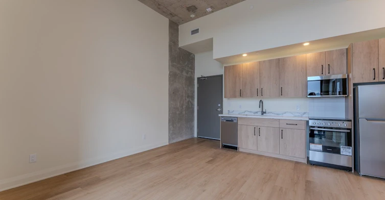 11 Robert Street, Hamilton, ON, L8L 2N8
