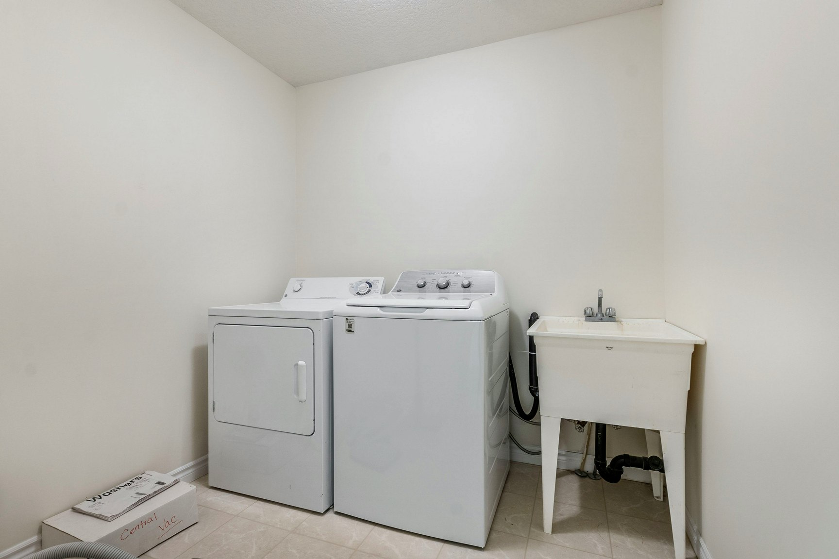 619 Wild Ginger Avenue, Waterloo, ON, N2V 2X1 - 21