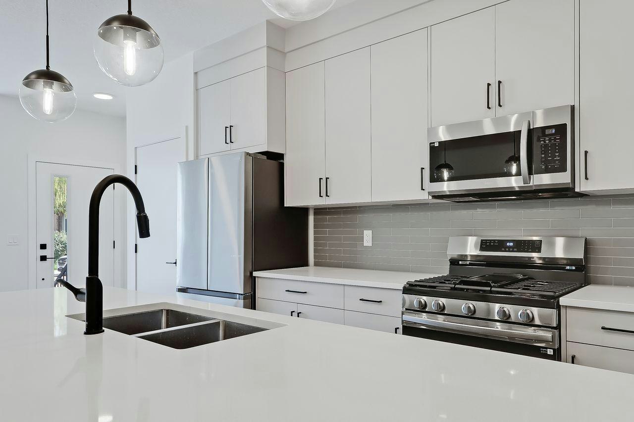 3905 16 Street SW, Calgary, AB, T2T 6V6 - 2