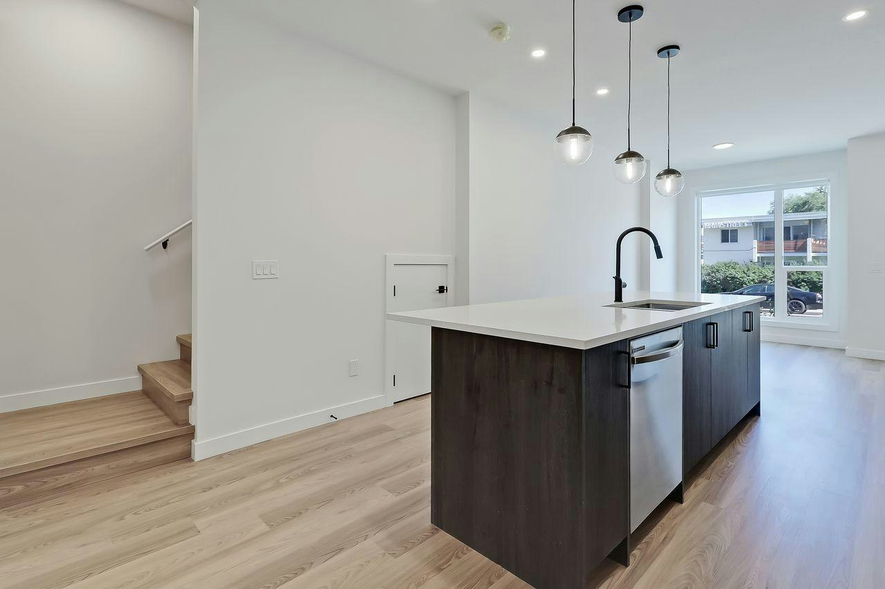 3905 16 Street SW, Calgary, AB, T2T 6V6 - 4