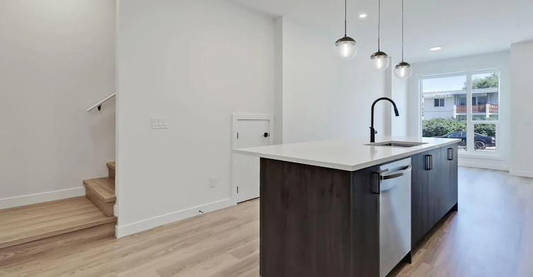 3905 16 Street SW, Calgary, AB, T2T 6V6 - 4