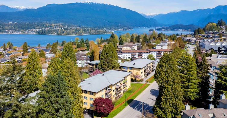 7070 Inlet Drive, Burnaby, BC, V5A 1C1 - 3