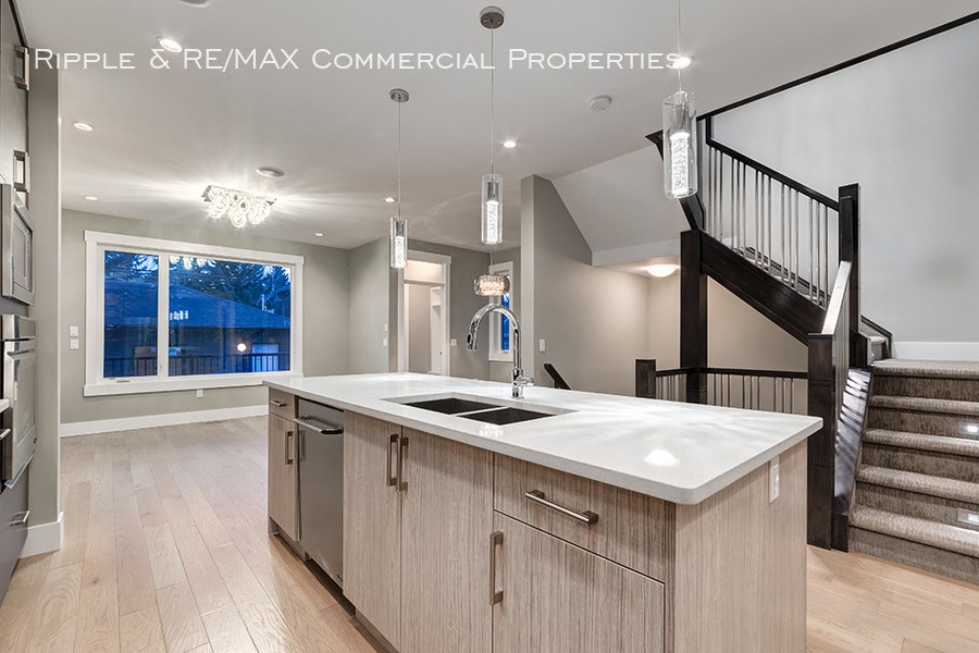 2117 51 Avenue Southwest, Calgary, AB, T3E 1J8 - 7