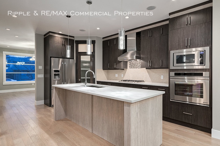 2117 51 Avenue Southwest, Calgary, AB, T3E 1J8 - 9