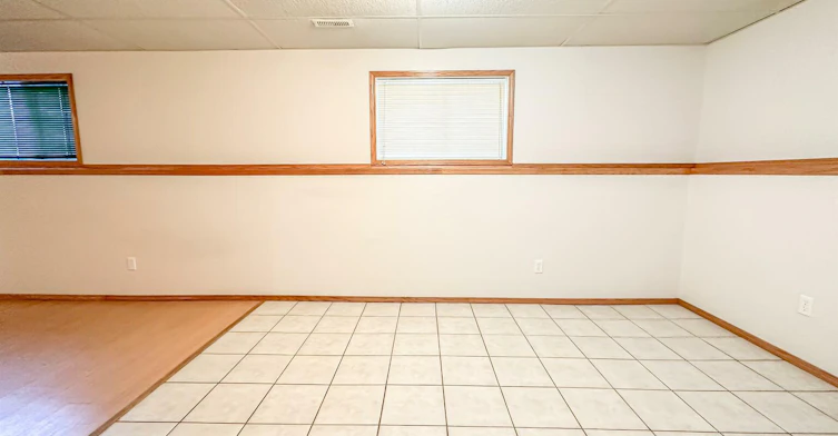 Lower-5120 42 Street, Olds, AB, T4H 1X1 - 5