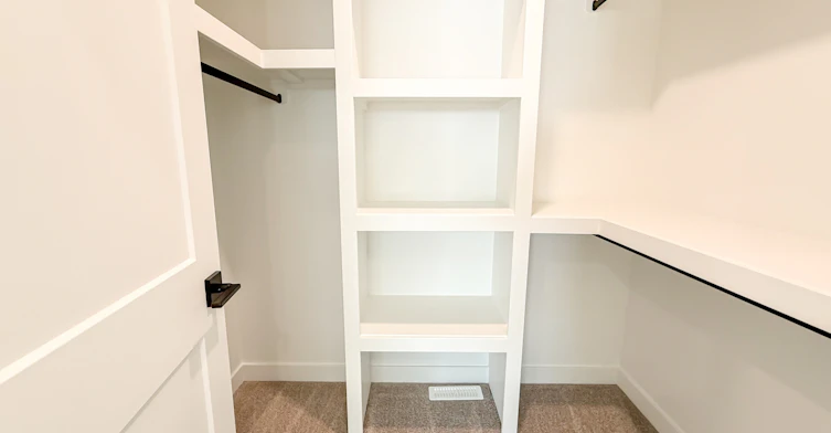 12407 122 Avenue Northwest, Edmonton, AB, T5L 4H2 - 10