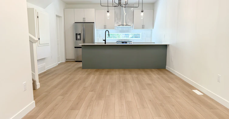 12407 122 Avenue Northwest, Edmonton, AB, T5L 4H2 - 3