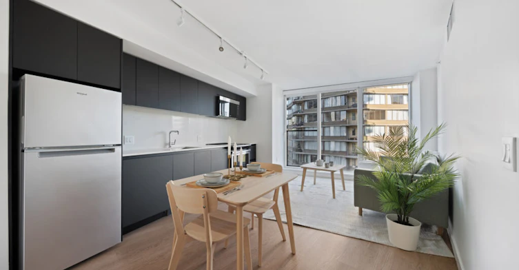 E320-1661 Davie Street, Vancouver, BC, V6G 1W1