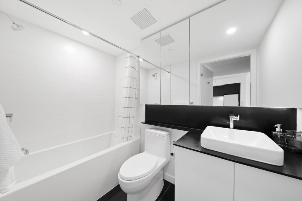 E320-1661 Davie Street, Vancouver, BC, V6G 1W1 - 12