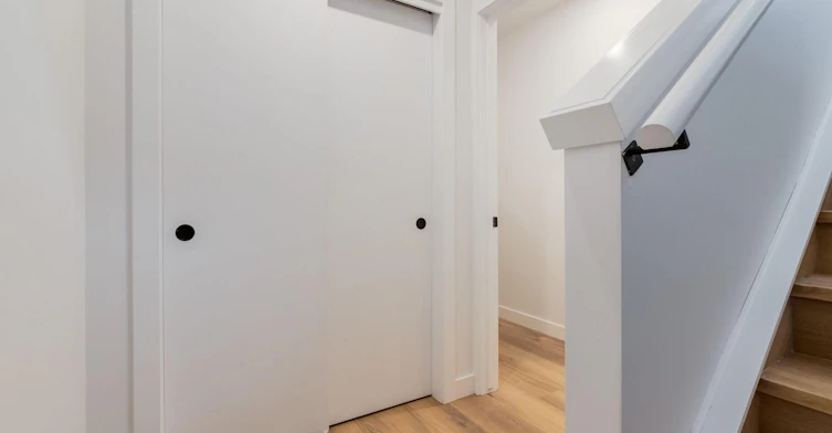 1615 33 Avenue Southwest, Calgary, AB, T2T 1Y6 - 9