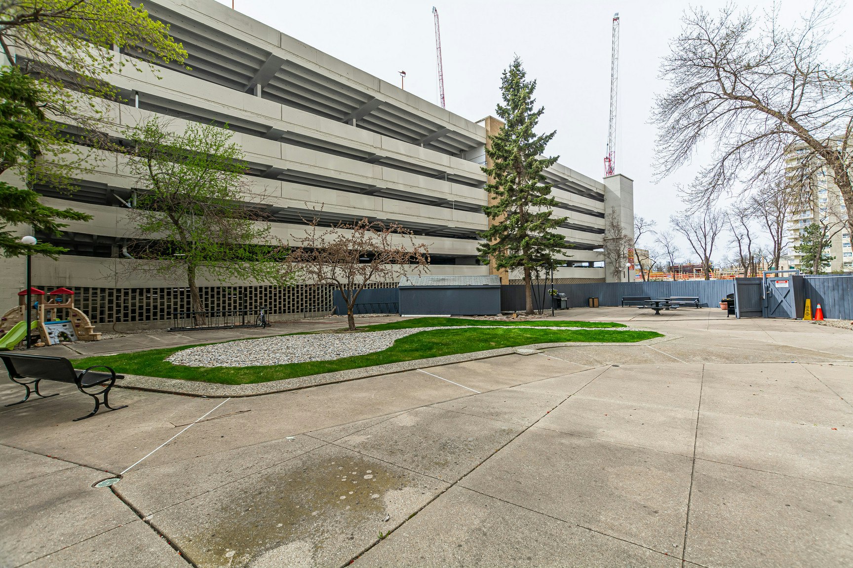 8510 111 Street Northwest, Edmonton, AB, T6G 1H7 - 10